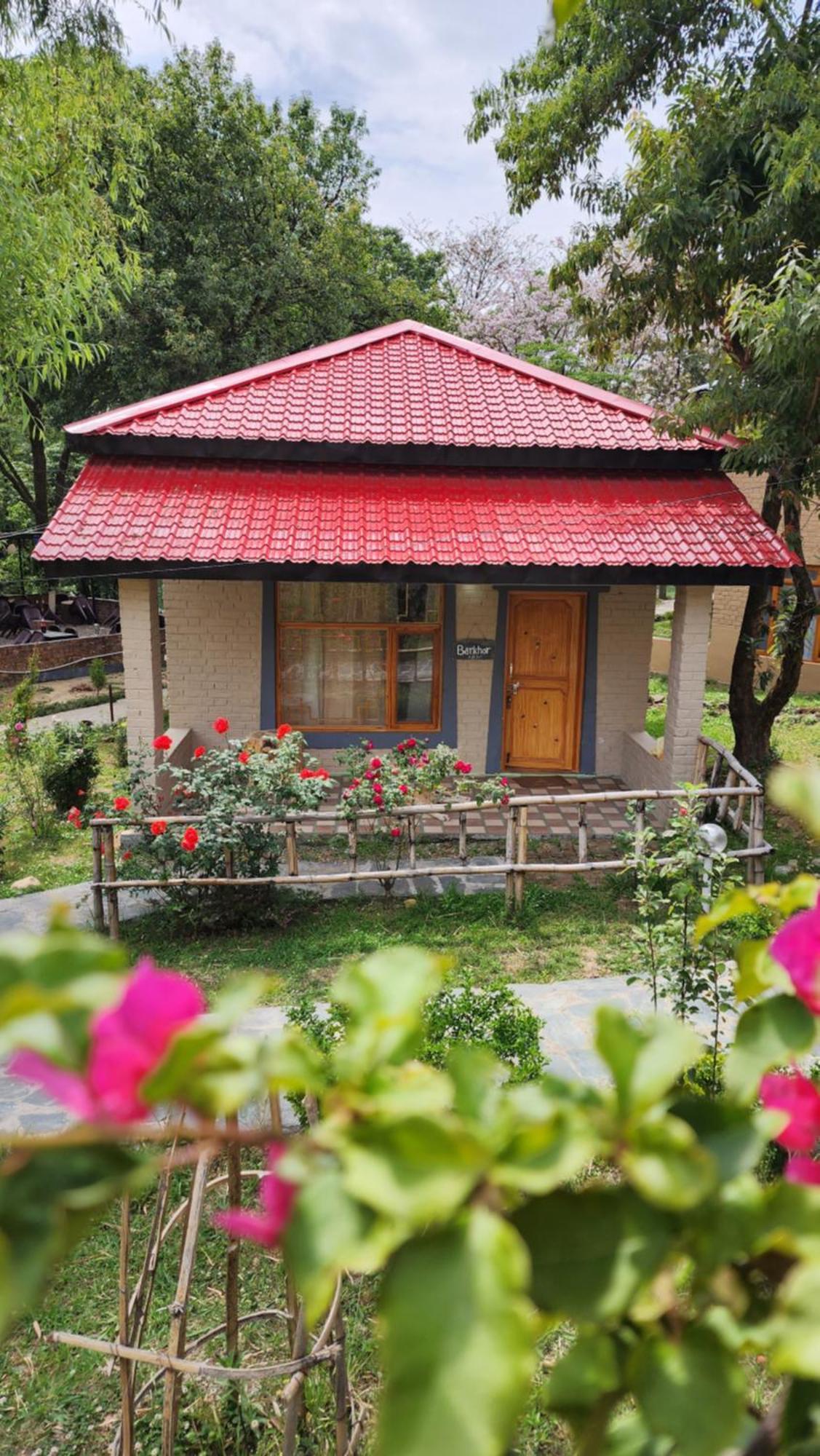 Namlang Resort บีร์ ภายนอก รูปภาพ